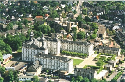 bb luftbild schloss 2003a%20big